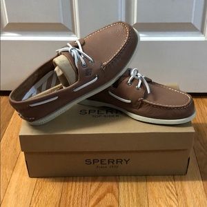 FLASH SALE! New in box - Tan Sperry boat shoes